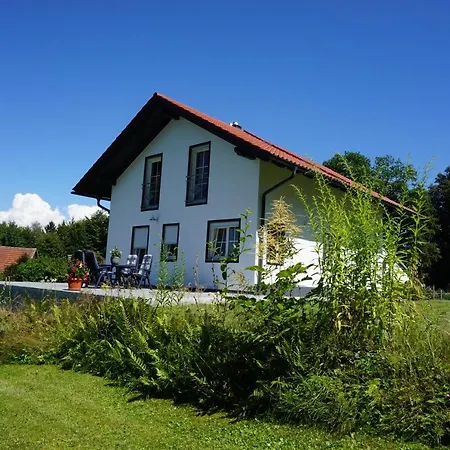 Englburg In Absolut Ruhiger Lage * Tittling