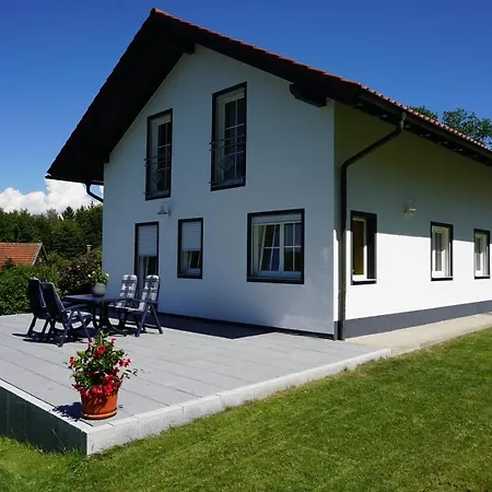 Englburg In Absolut Ruhiger Lage *