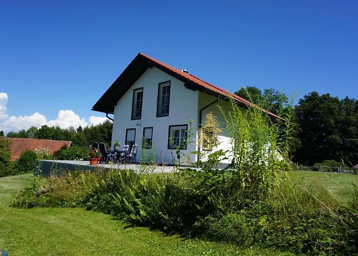 Englburg In Absolut Ruhiger Lage * Tittling